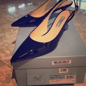 PRADA black patent leather kitten heels size 37/7